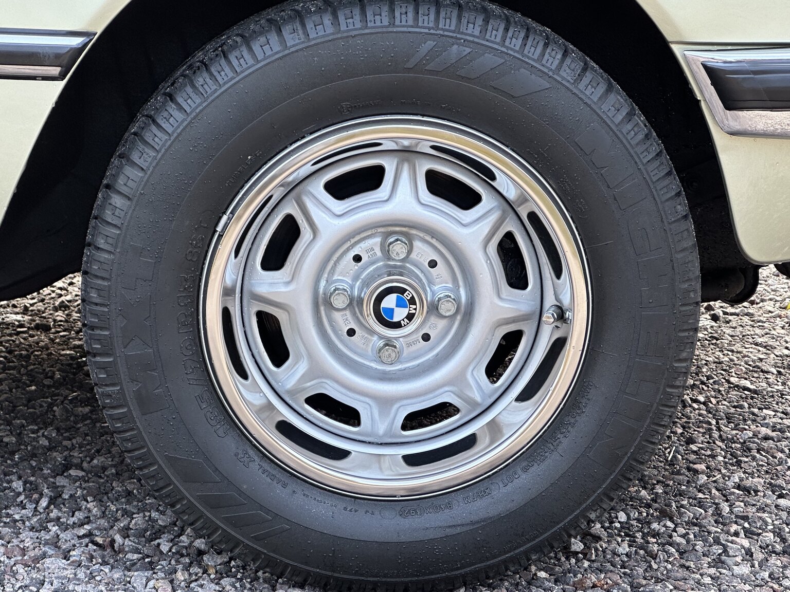 Exterior image of 1980 BMW 320i E21