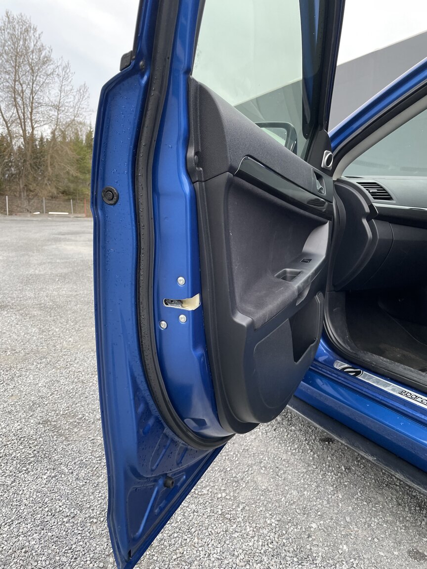 Innenraumfoto von 2008 Mitsubishi Lancer EVO X