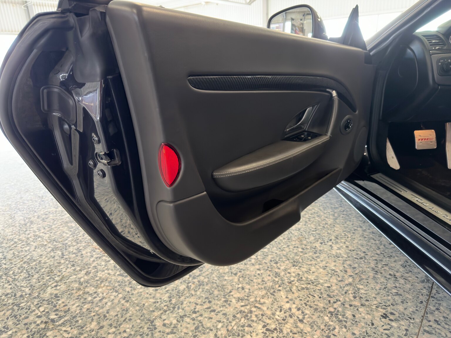 Interiörbild 2016 Maserati Grancabrio (19)