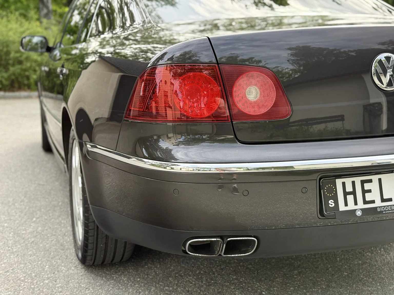 Exteriörbild på 2009 Volkswagen Phaeton W12 LWB Executive (19)