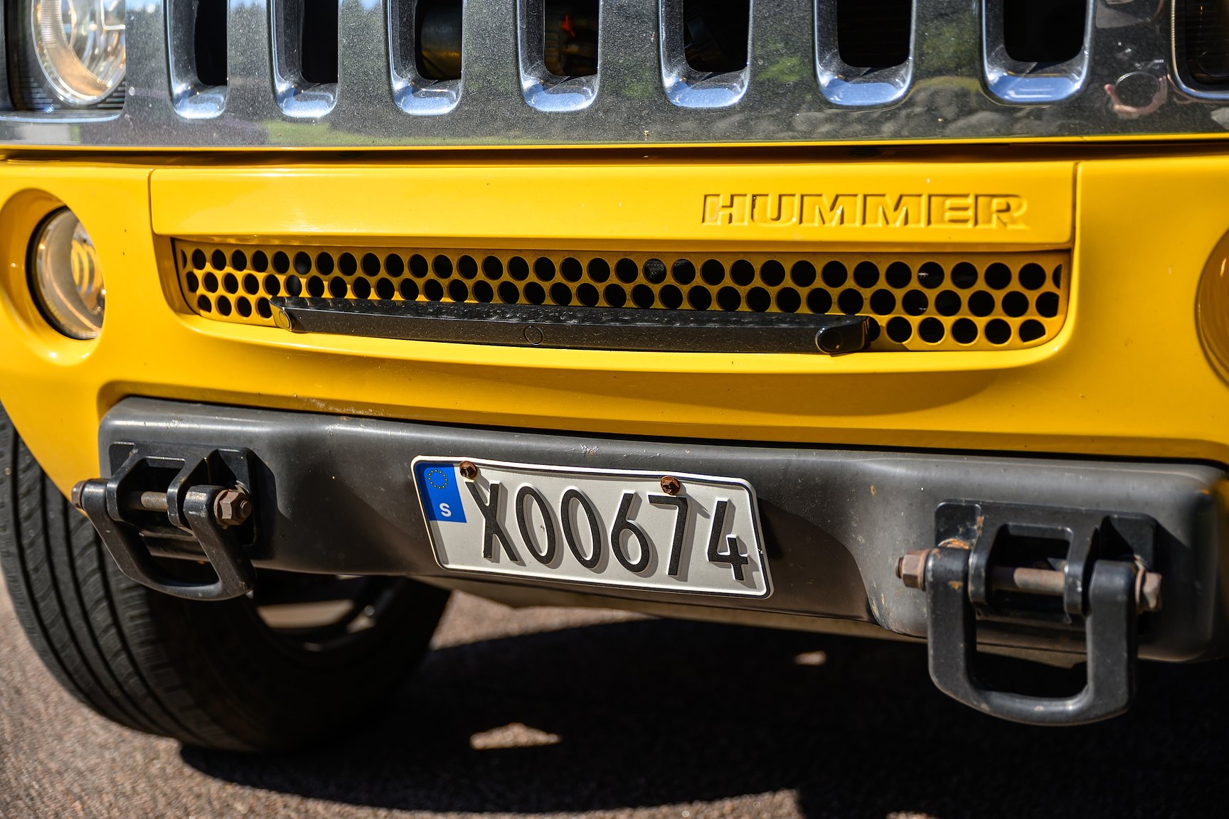Exterior image of 2006 Hummer H3