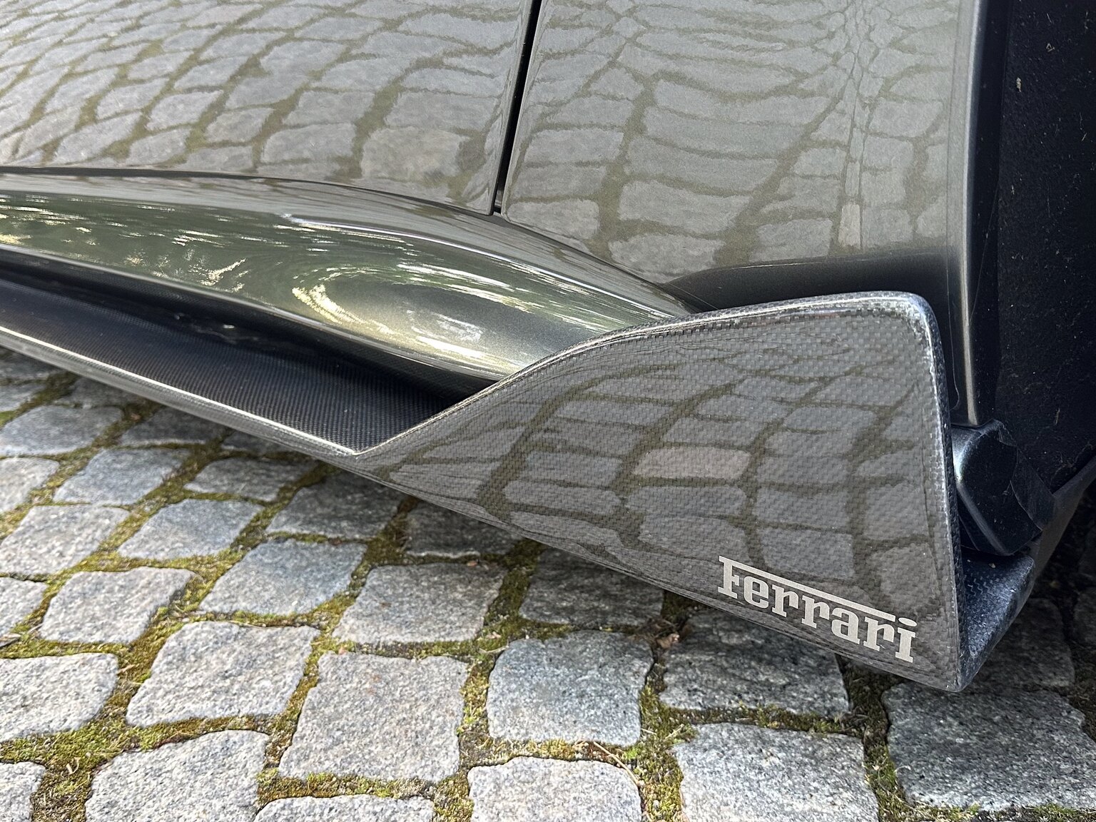 Exteriörbild på 2013 Ferrari F12 Berlinetta