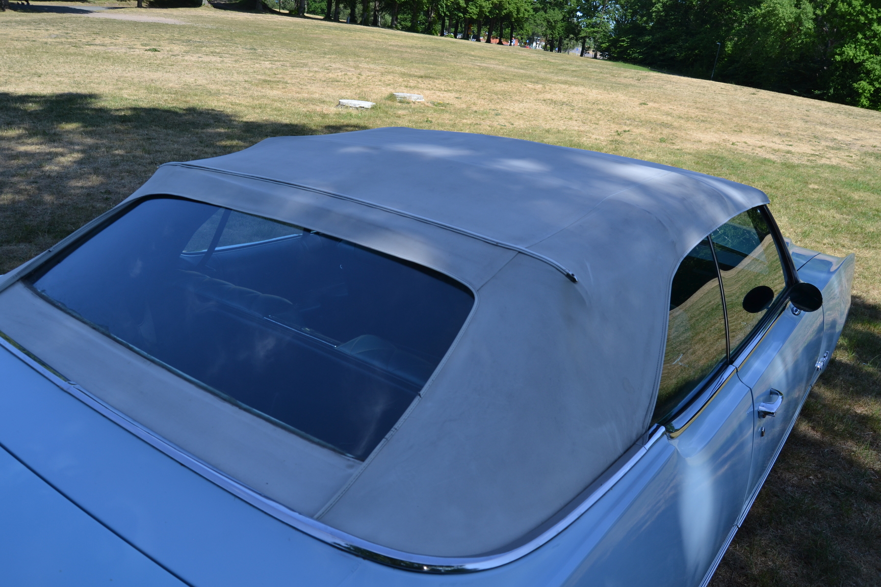 Exterior image of 1970 Oldsmobile Ninety eight Convertible (31)