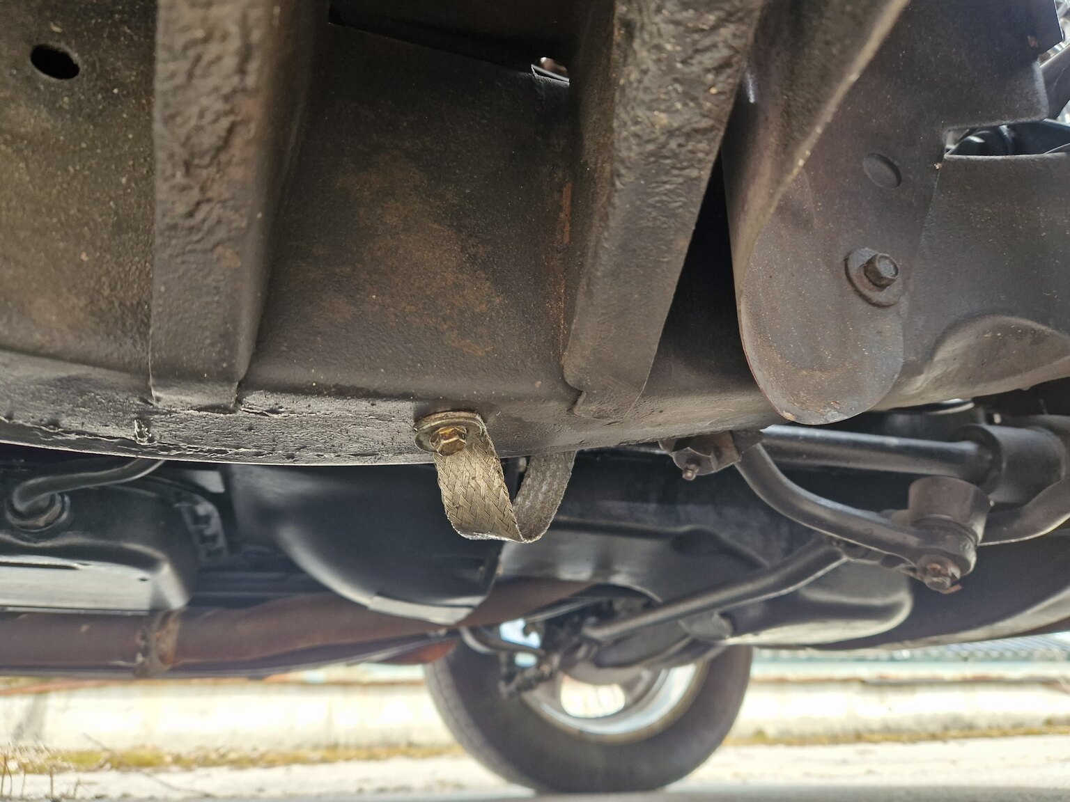 Image of 1961 Chrysler New Yorker Sedan mechanics (35)