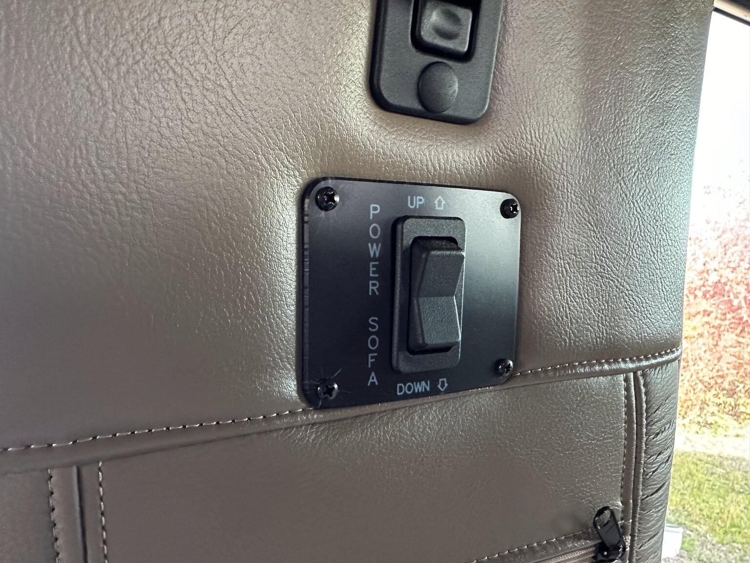 Innenraumfoto von 2000 GMC Savana G1500 Conversion Van