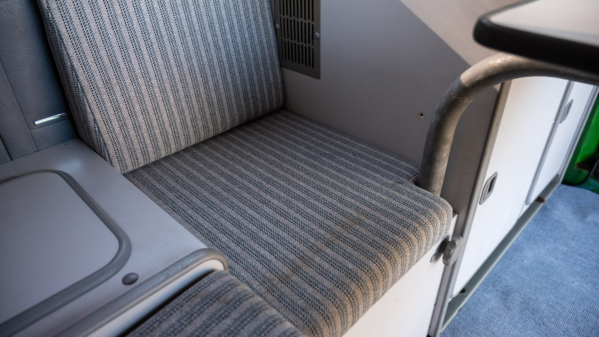 Interior image of 1992 Volkswagen T3 Kombi Syncro 16" Westfalia