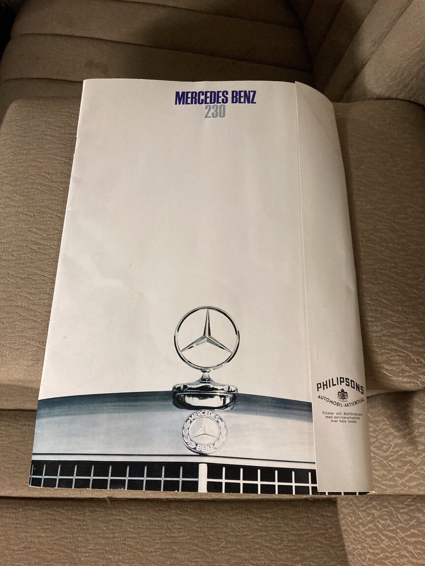 Interior image of 1966 Mercedes-Benz 250s
