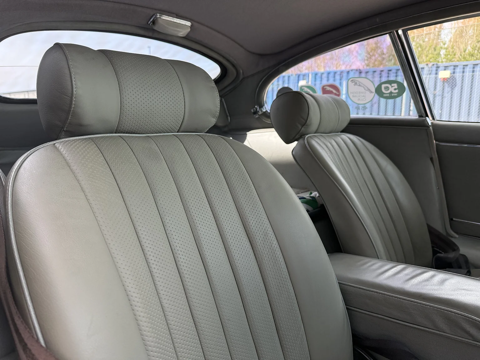 Interior image of 1969 Jaguar E-Type 4.2 Coupe (32)