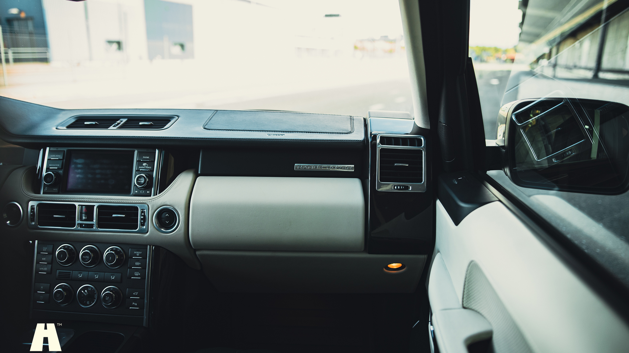 Interiörbild 2011 Range Rover TDV8 Autobiography  (23)