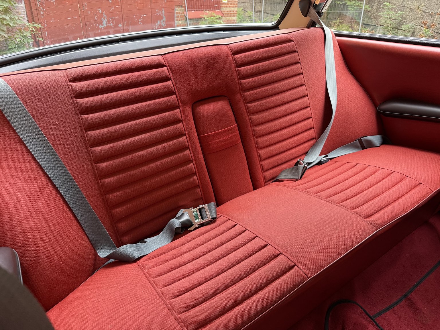 Interior image of 1970 Volvo 142 Automatic