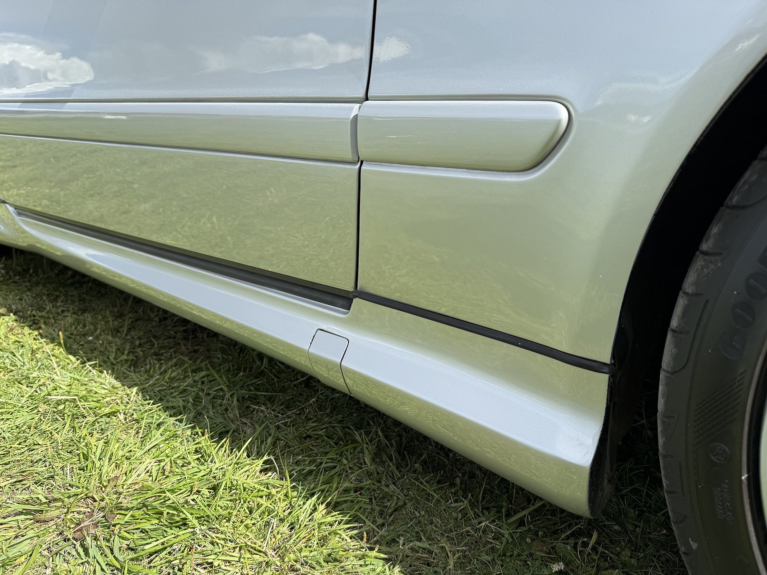 Exterior image of 2000 Mercedes-Benz CLK 55 AMG Coupé