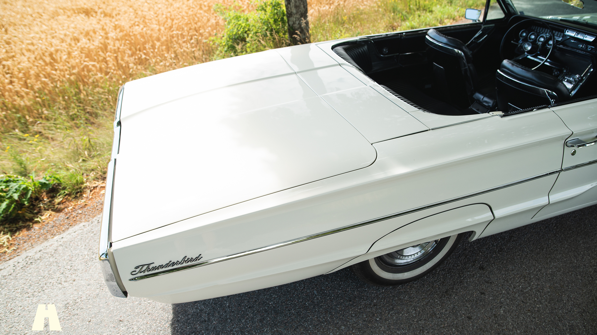 Exterior image of 1965 Ford Thunderbird (12)
