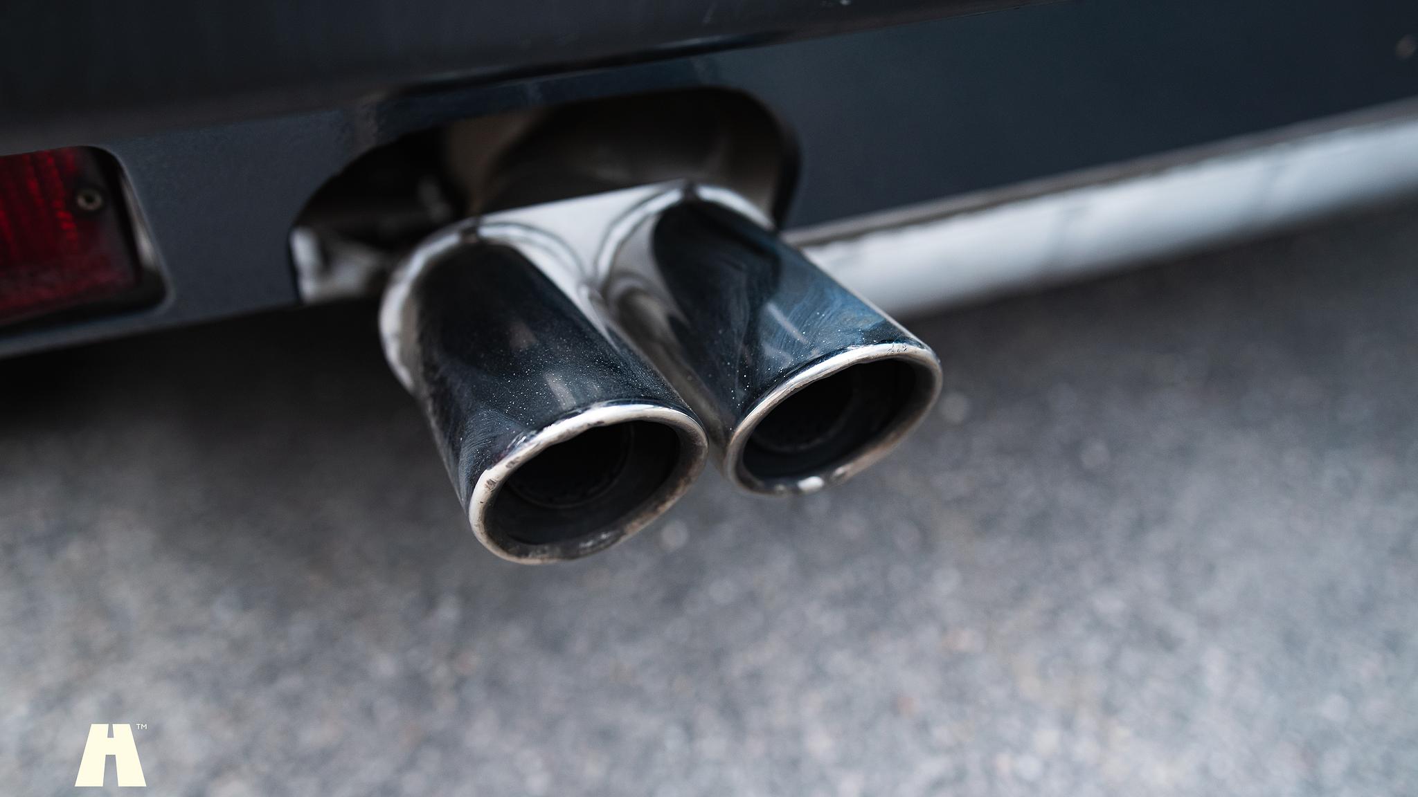 Exteriörbild på 1985 Ferrari Mondial Quattrovalvole Design by Pininfarina (36)