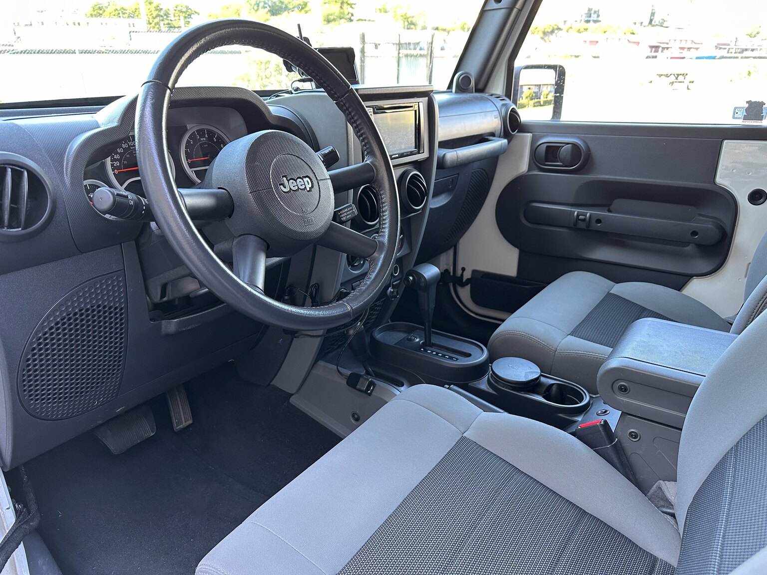 Interiörbild 2010 Jeep Wrangler Rubicon