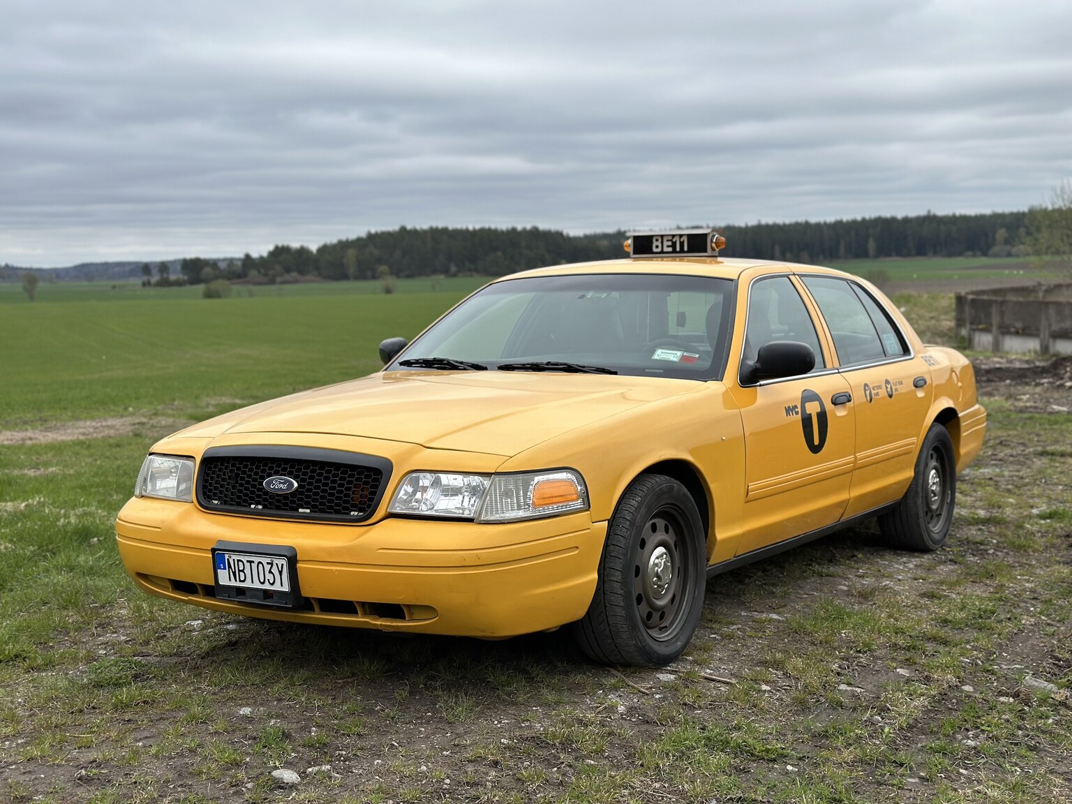 Aussenfoto 2011 Ford Crown Victoria New York Cab (3)