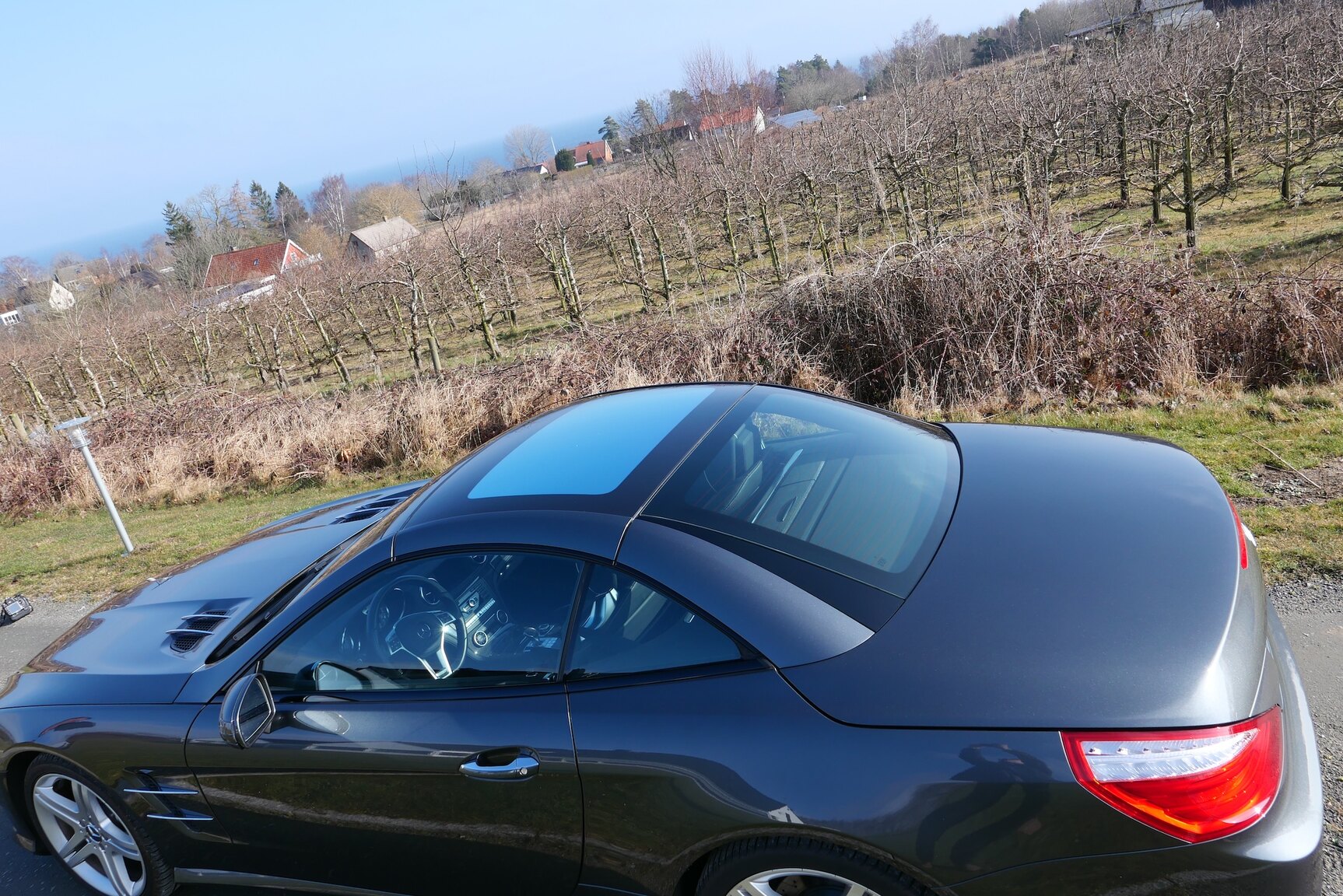 Exterior image of 2014 Mercedes-Benz SL500