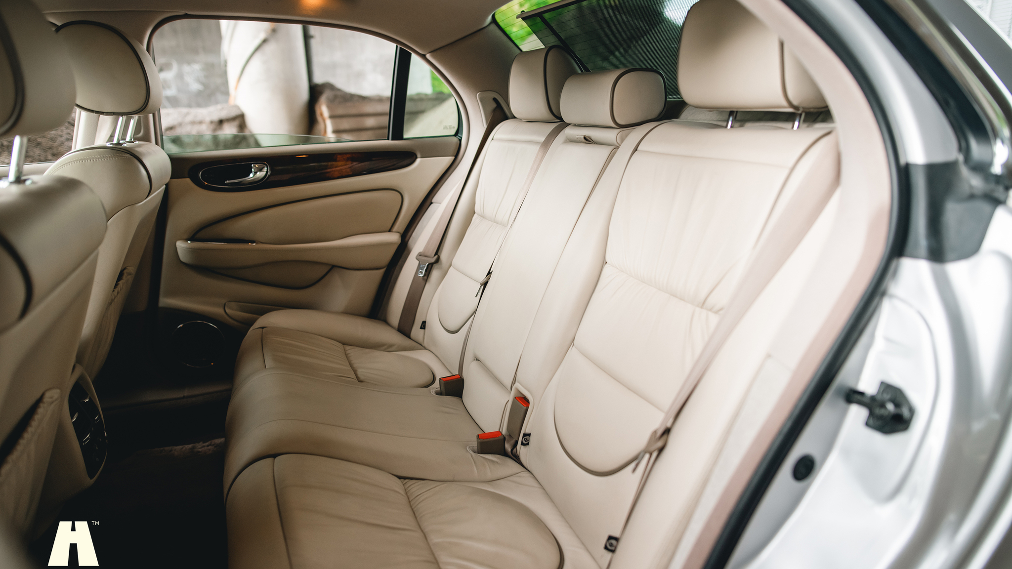 Interior image of 2003 Jaguar XJ Super V8