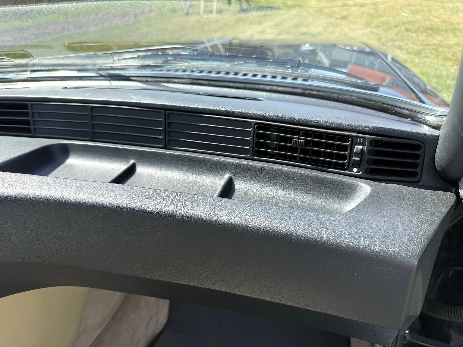 Interior image of 1985 BMW 635 CSiA (E24) (46)