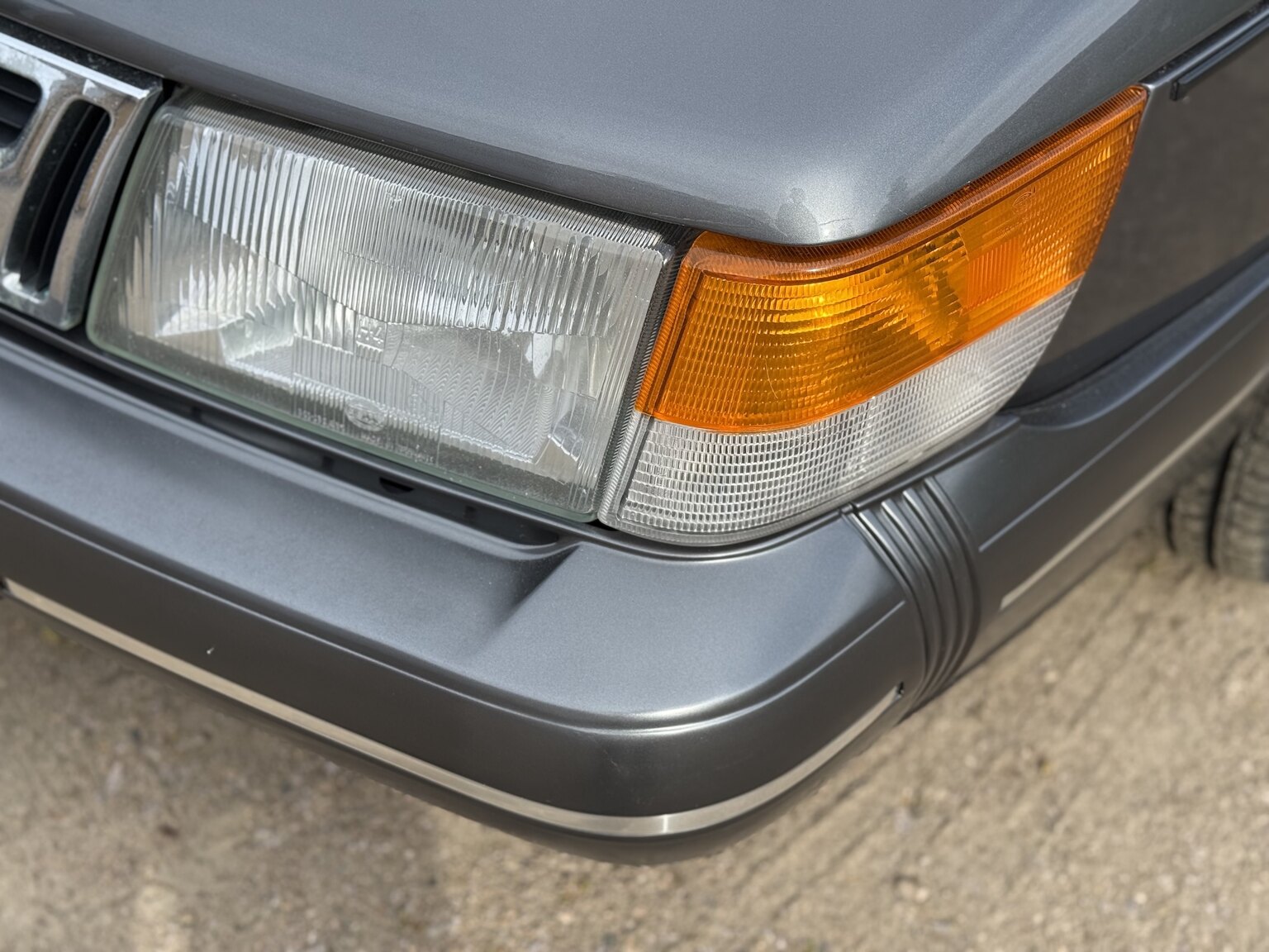 Exterior image of 1987 SAAB 900 Cabriolet 2.0 Turbo T16