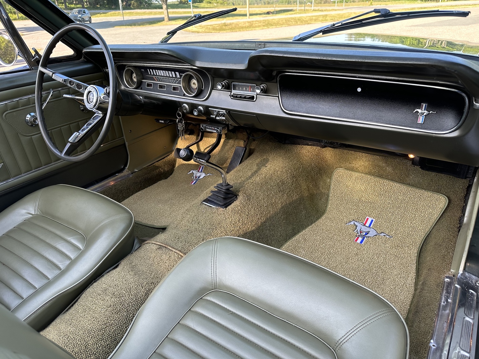 Interiörbild 1965 Ford Mustang 289 Cabriolet
