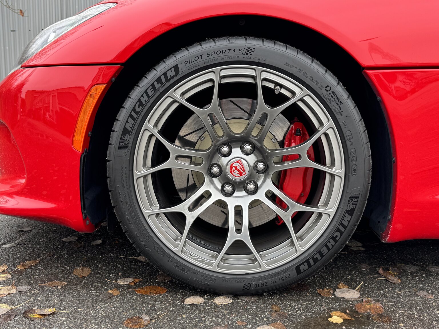 Exterior image of 2014 Dodge Viper GTS (42)