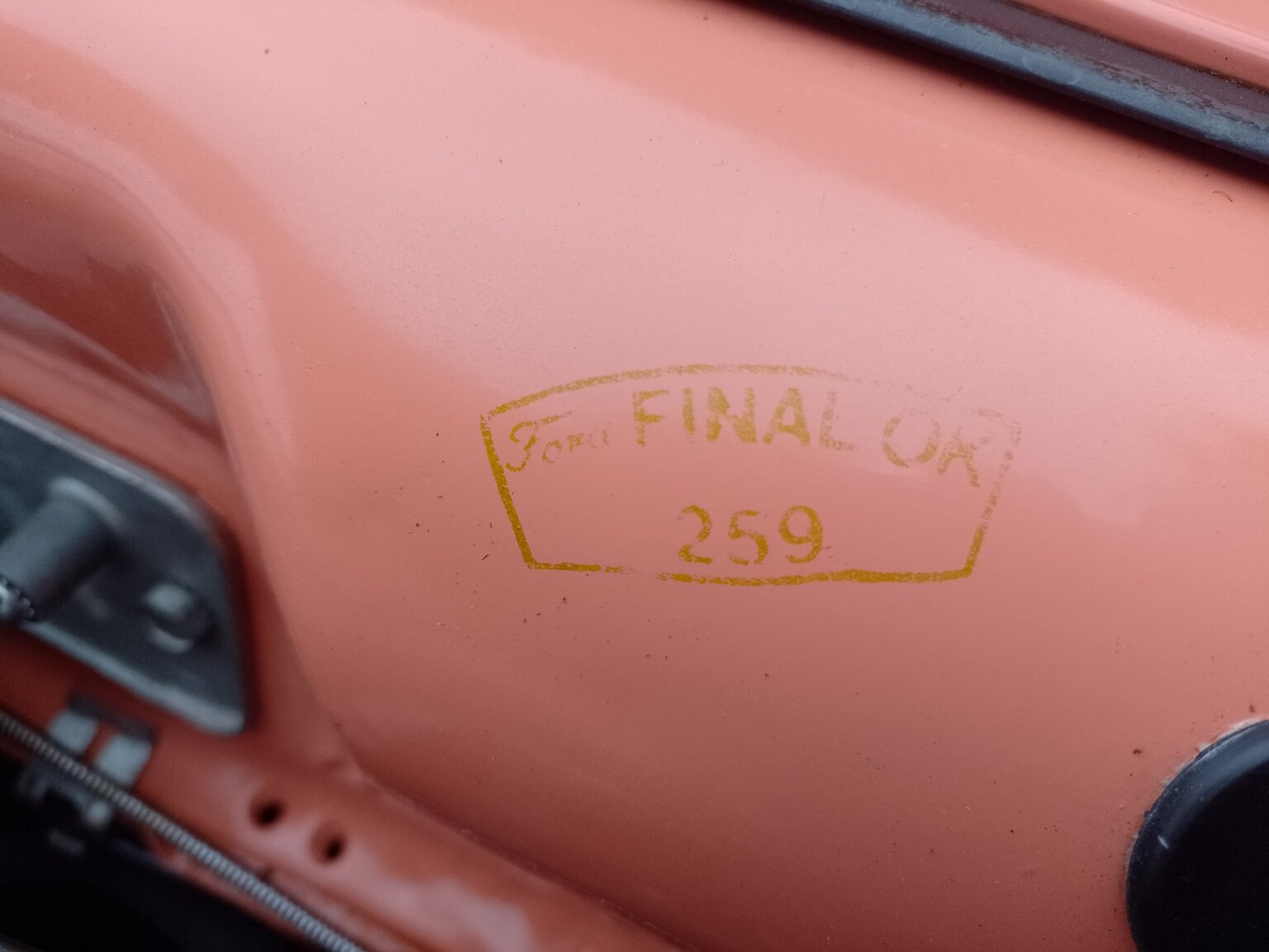 Exterior image of 1957 Ford Fairlane 500 Skyliner Retract