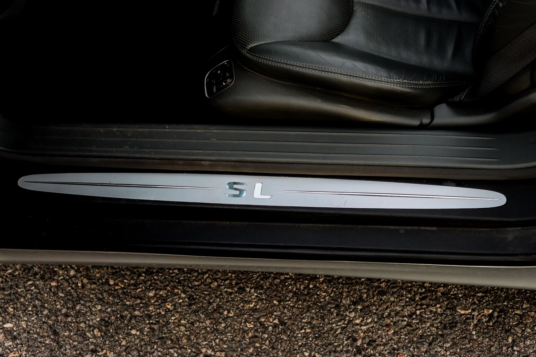 Interior image of 2006 Mercedes-Benz SL 500
