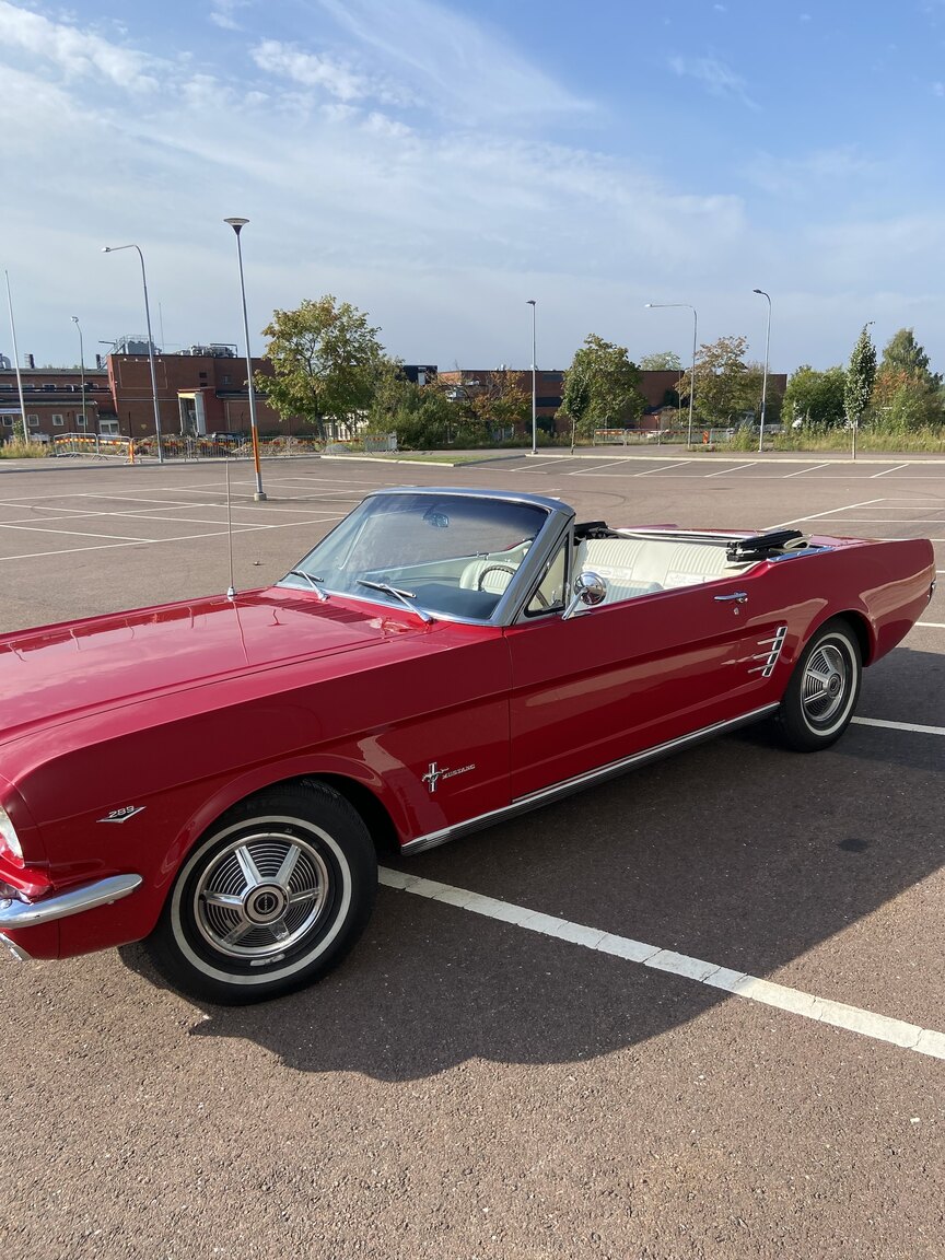 Exteriörbild på 1966 Ford Mustang Convertible