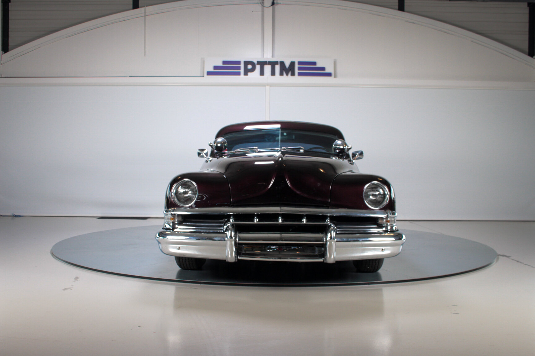 Exterior image of 1951 Lincoln Cosmopolitan 