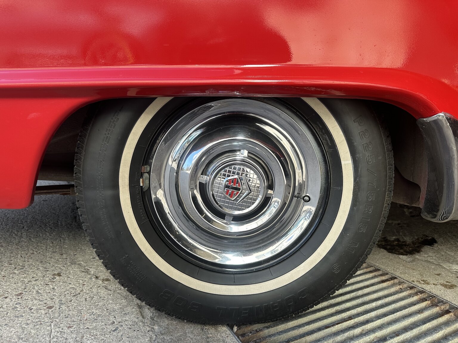 Exteriörbild på 1955 Dodge Custom Royal Sedan HEMI