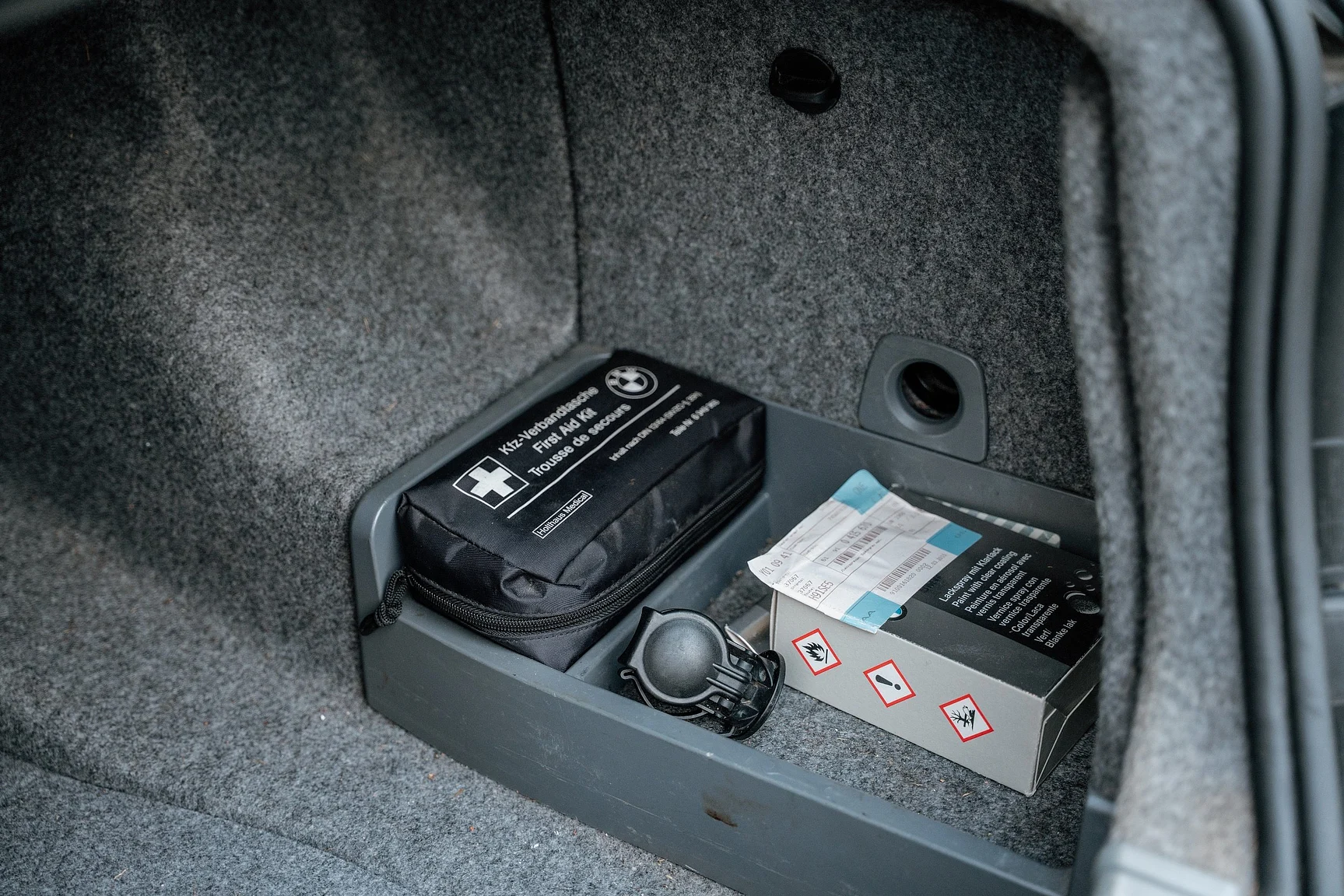 Interior image of 2010 BMW 325i Sedan (53)