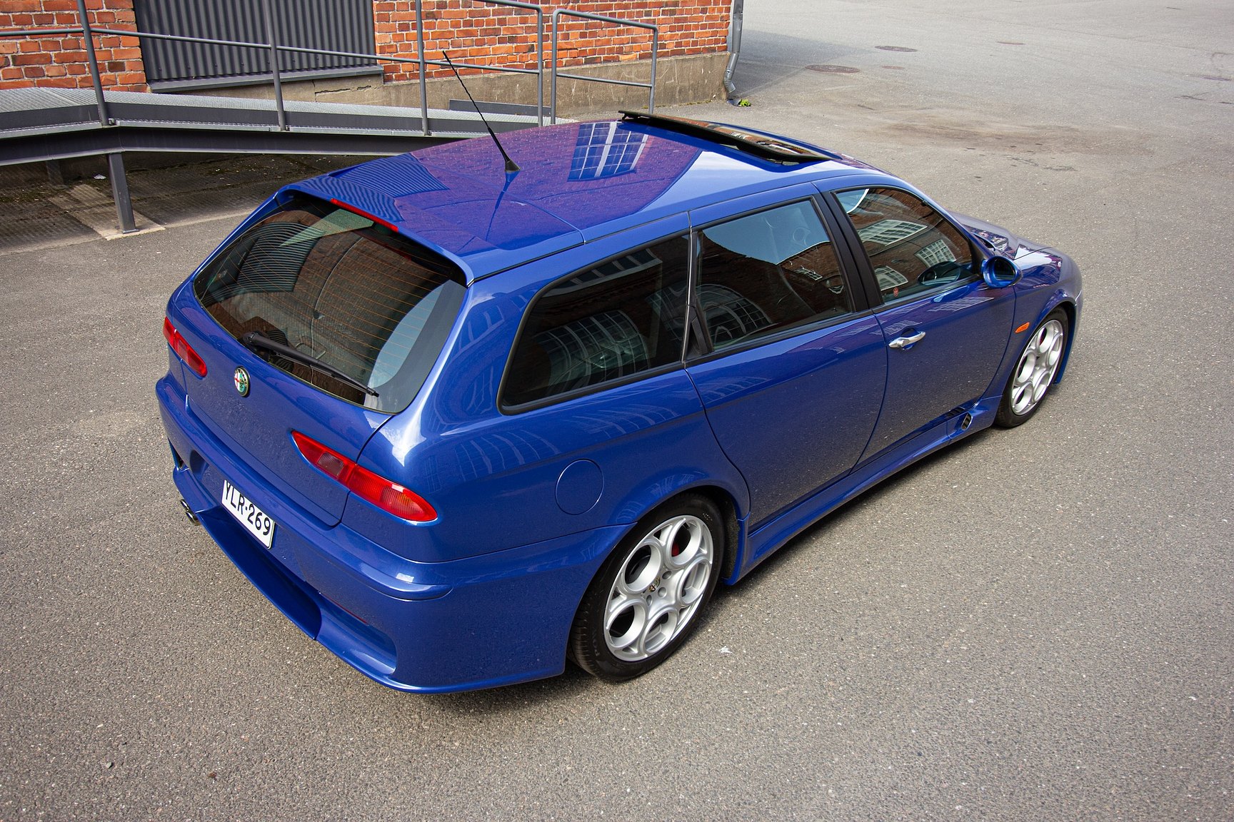 Exteriörbild på 2004 Alfa Romeo 156 GTA