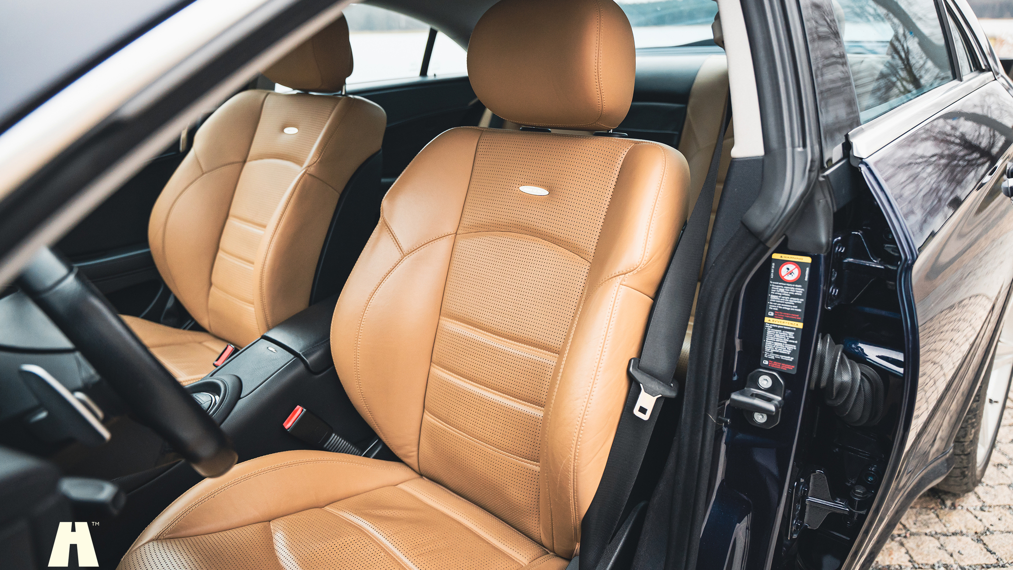 Innenraumfoto von 2008 Mercedes-Benz CLS 63 AMG (8)