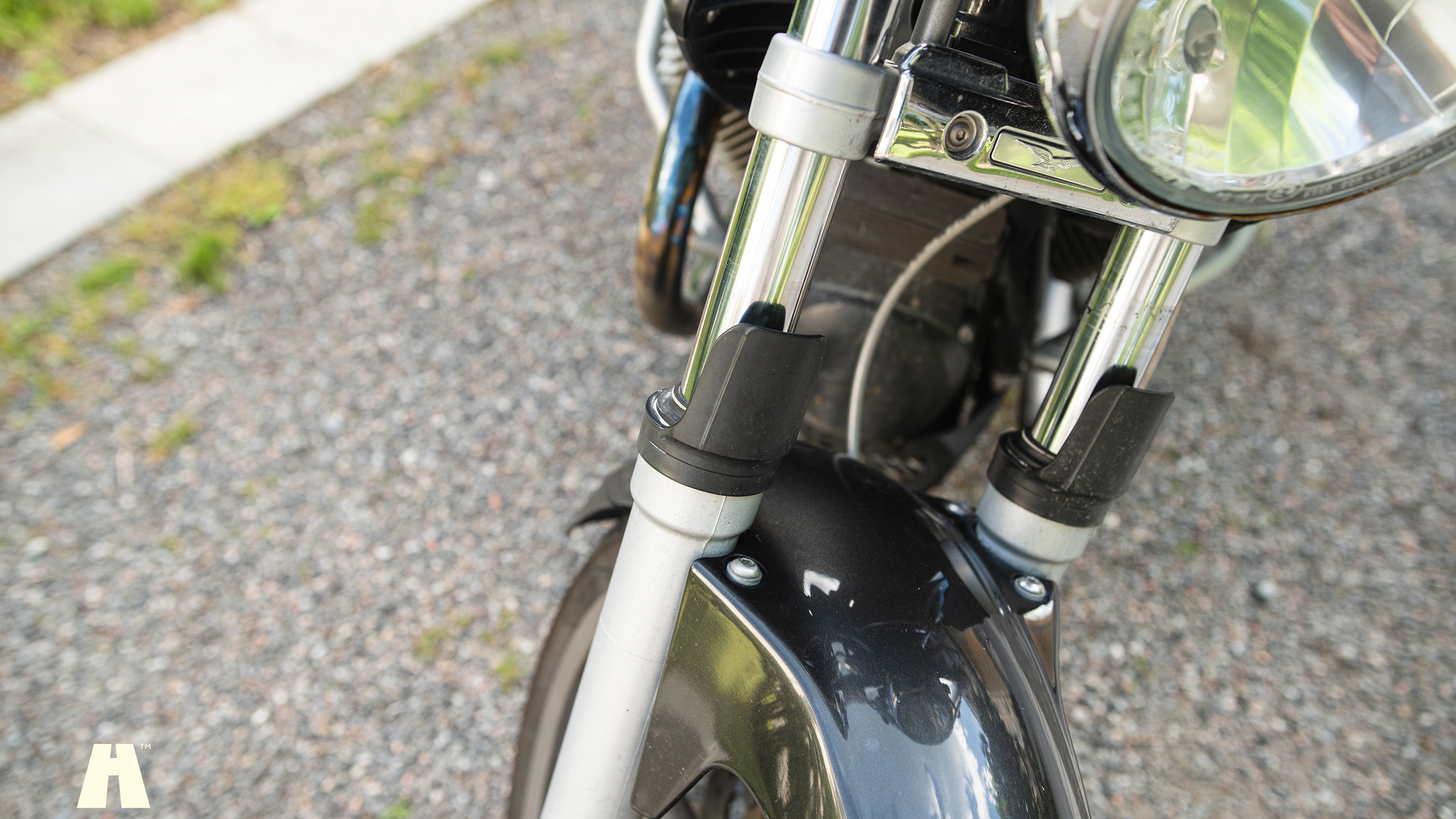 Exteriörbild på 2005 Moto Guzzi Breva 750i