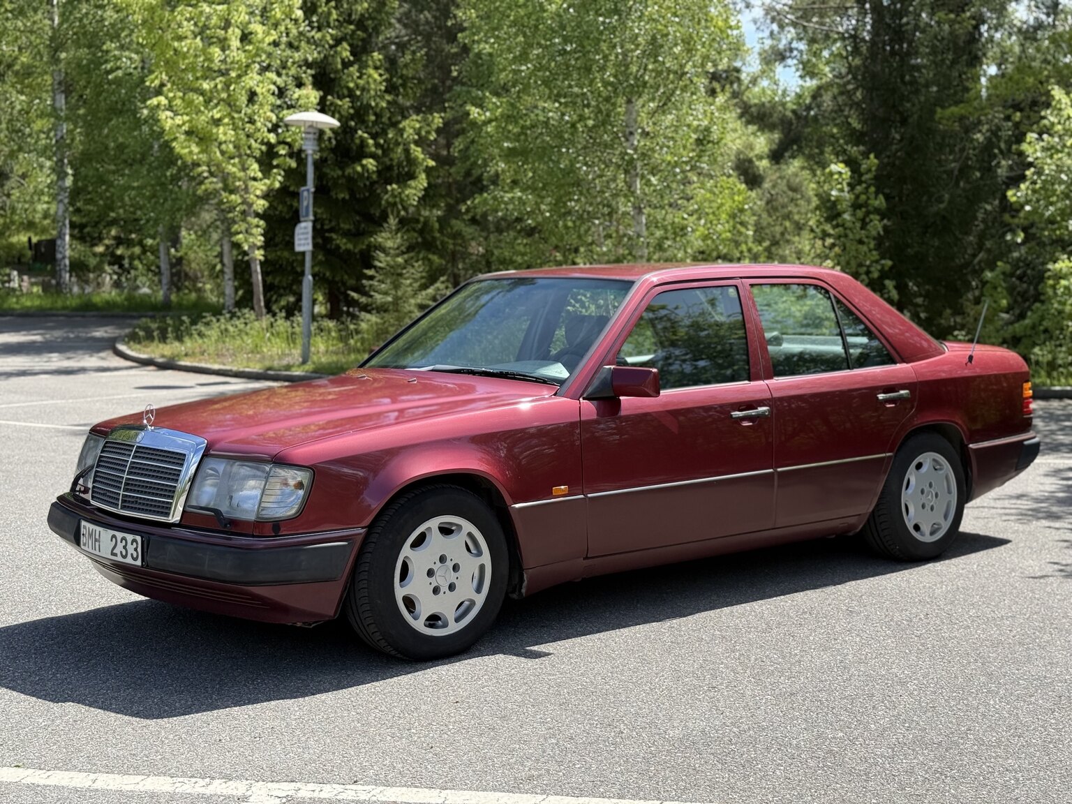 Aussenfoto 1991 Mercedes-Benz 300 E-24