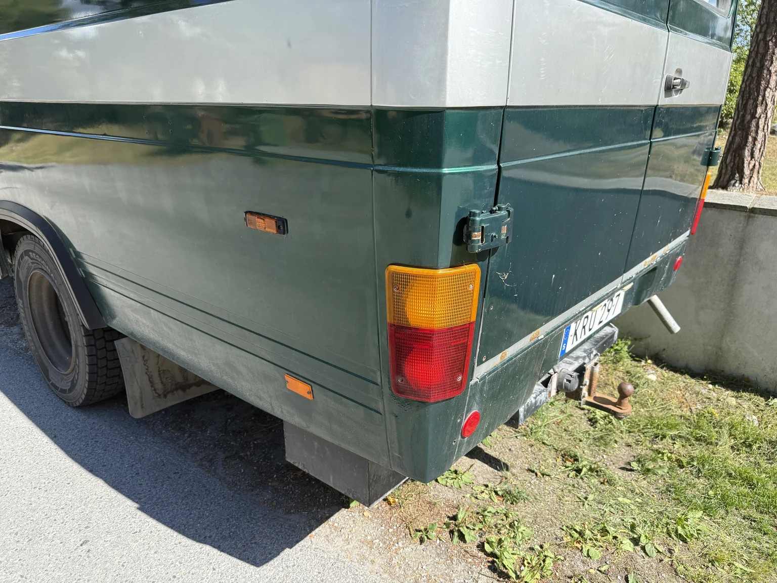 Exteriörbild på 1979 Mercedes-Benz L 608 DGE Skåpbil (7)