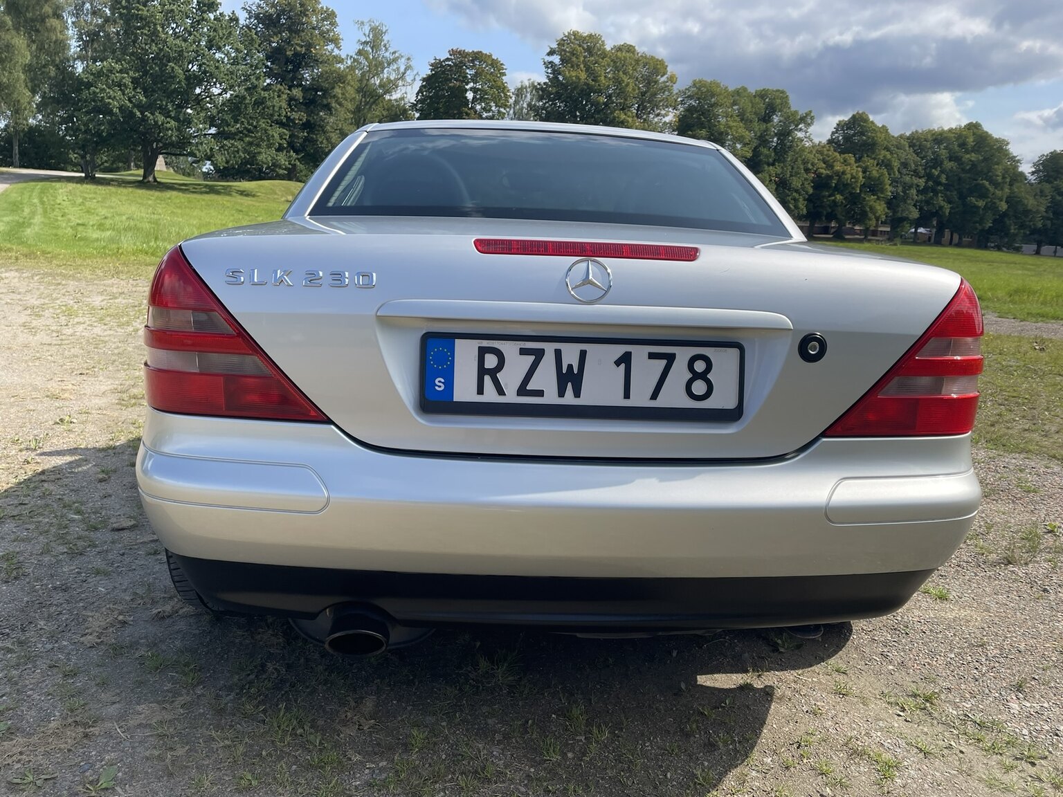 Exteriörbild på 1998 1998 MERCEDES BENZ SLK 230 