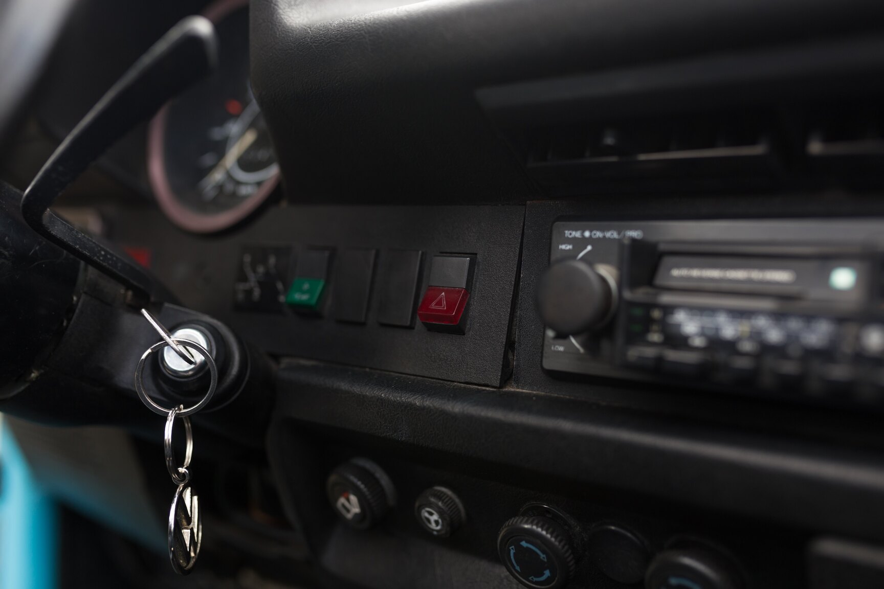 Interior image of 1974 VW 1303 LS CAB (20)