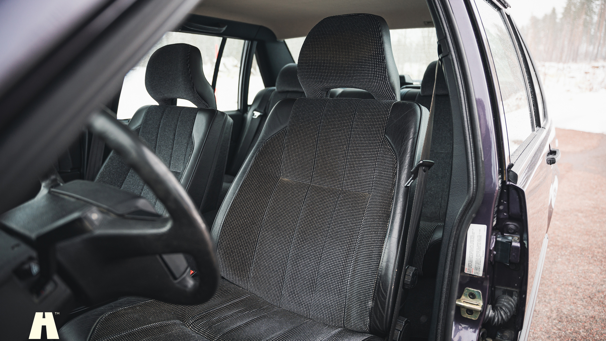 Interior image of 1995 Volvo 940 SE