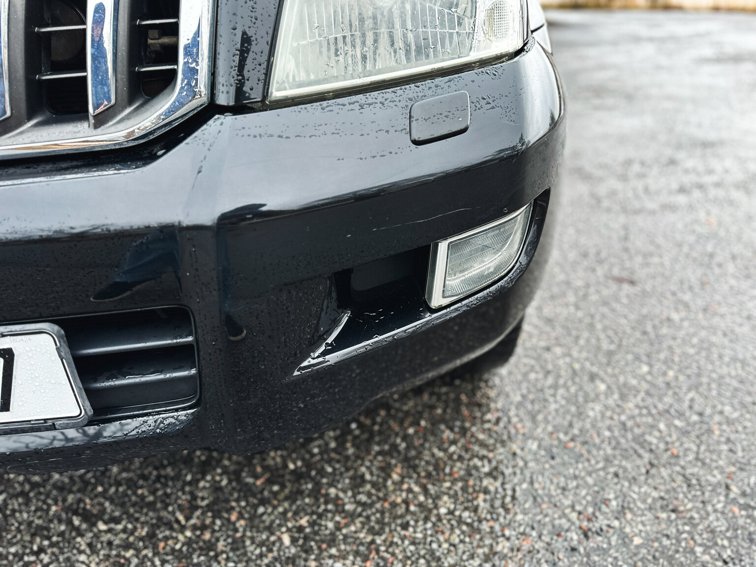 Exterior image of 2004 Toyota Land Cruiser