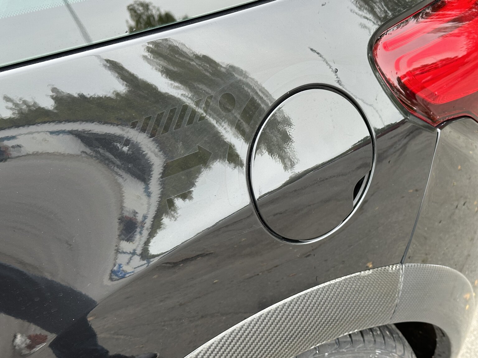 Exterior image of 2012 Citroen DS3 Racing  (13)