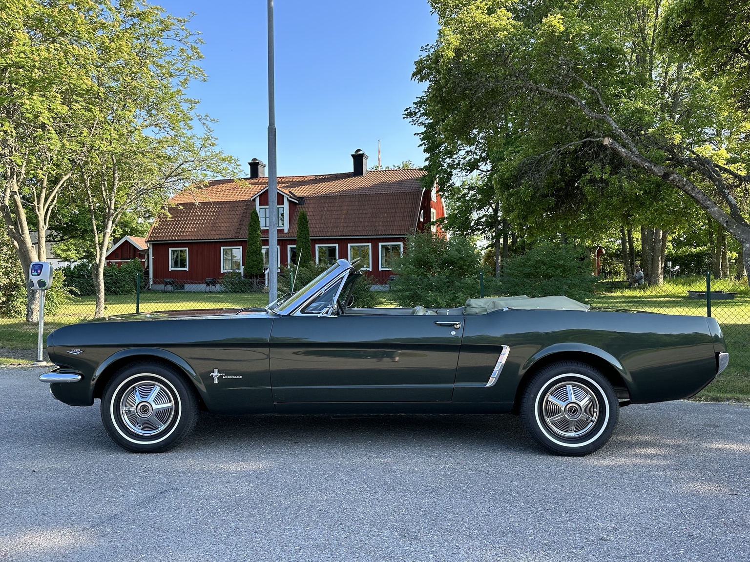 Exteriörbild på 1965 Ford Mustang 289 Cabriolet