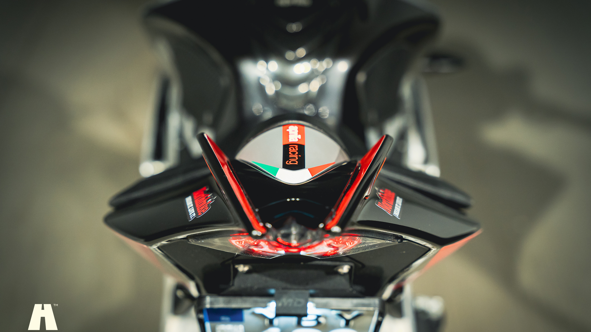 Exterior image of 2016 Aprilia Tuono V4 Factory