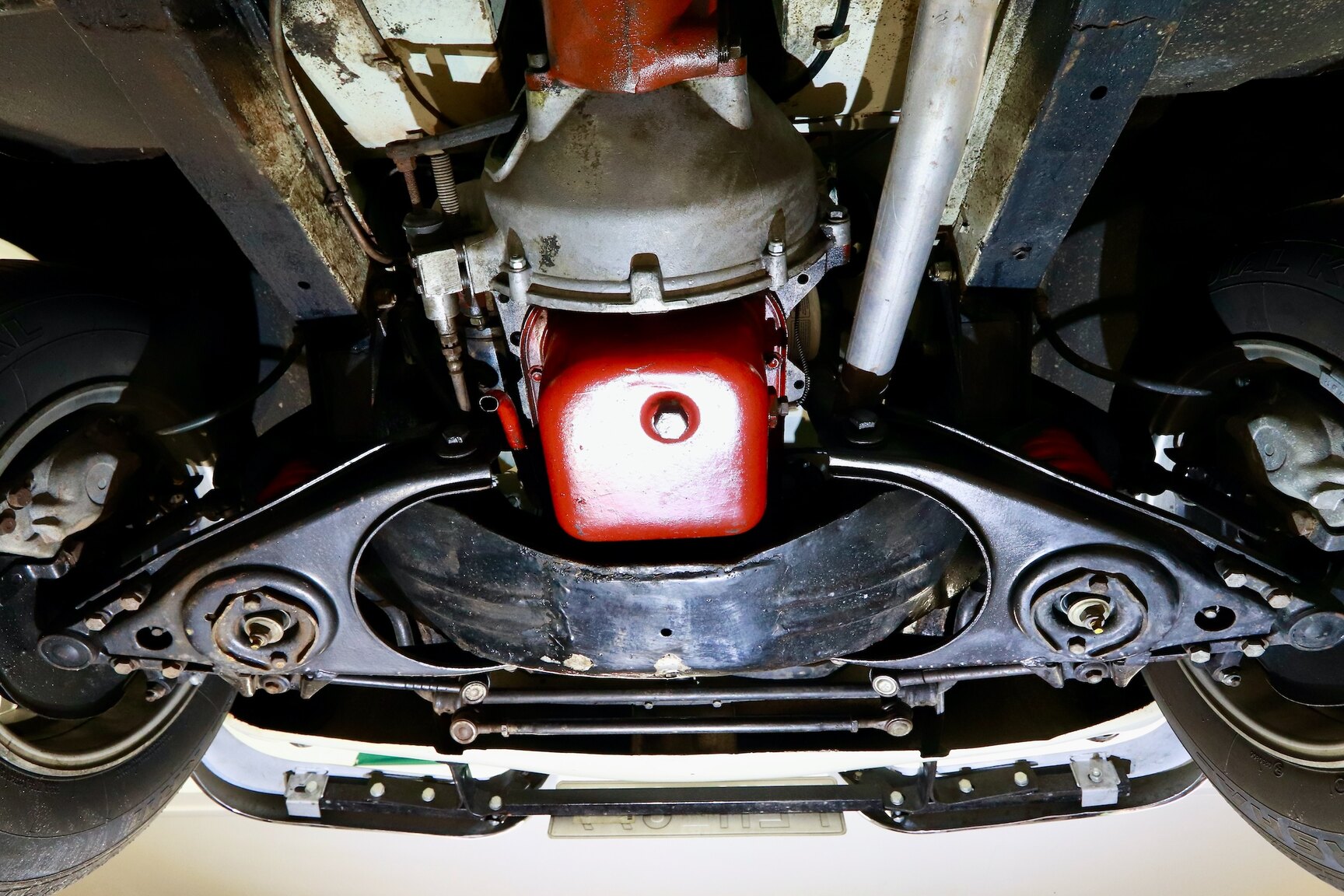 Image of 1964 Volvo P 1800S (24) mechanics