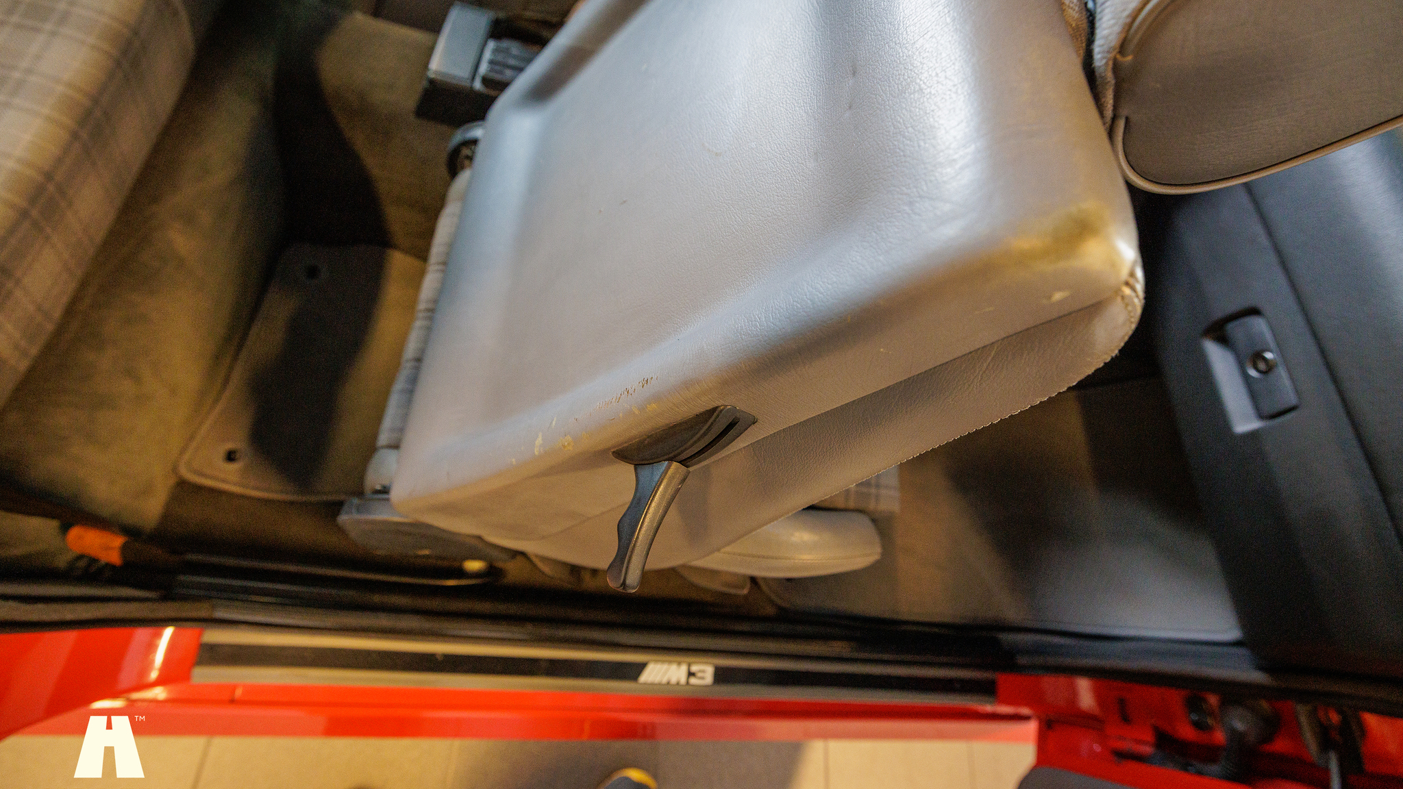 Interior image of 1988 BMW E30 M3 EVO II