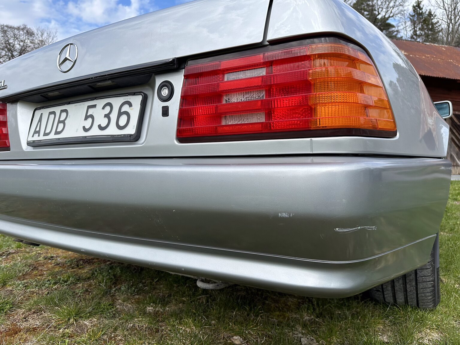 Exterior image of 1992 Mercedes-Benz SL 500 (40)