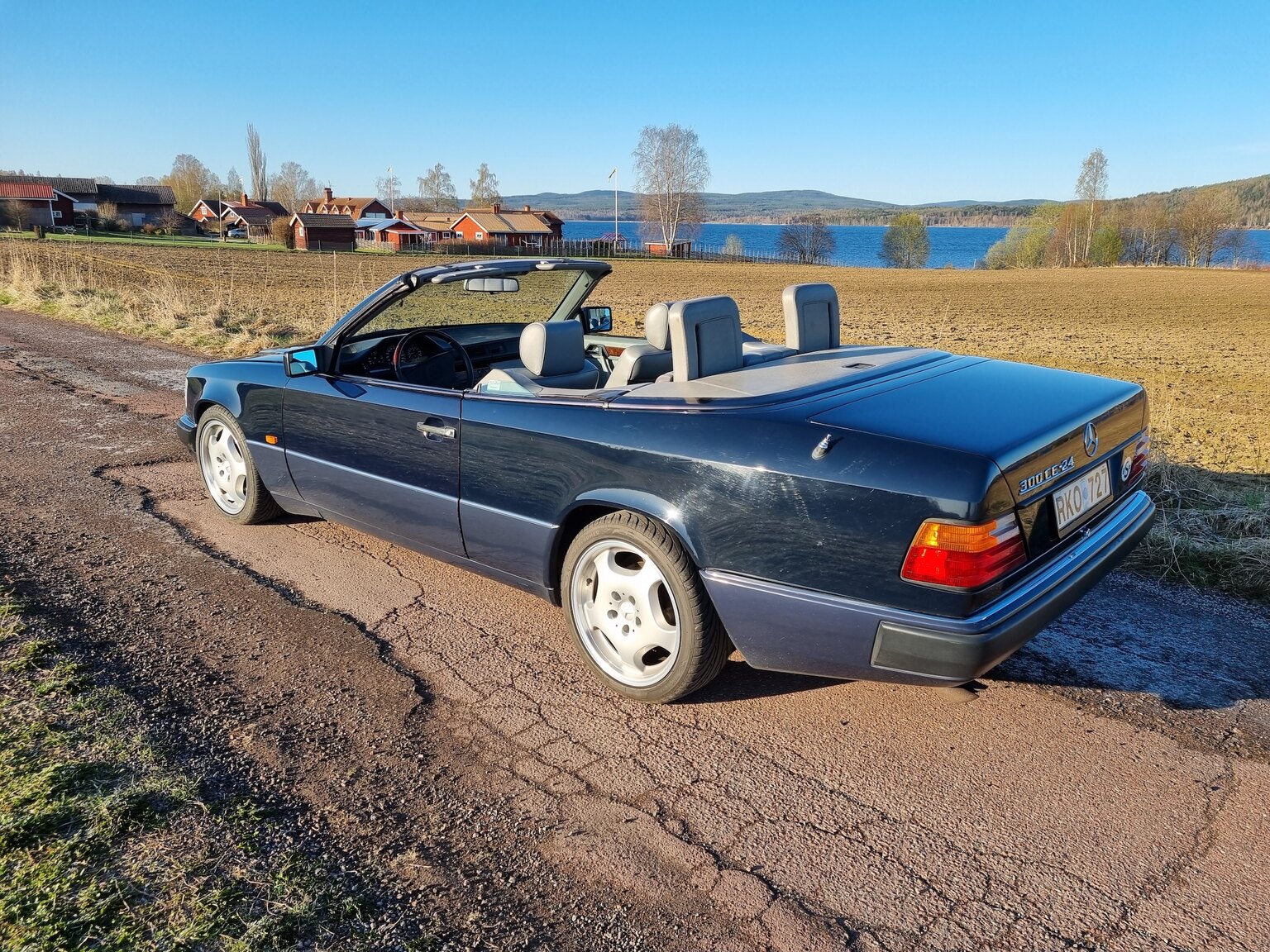 Exteriörbild på 1993 Mercedes-Benz 300 CE Cabriolet