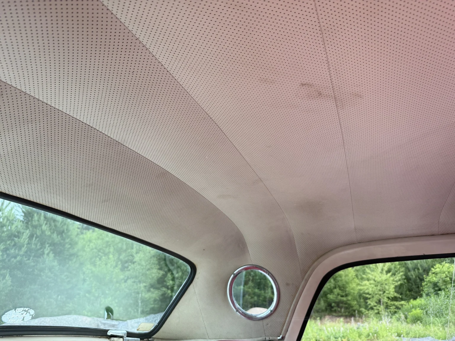 Interior image of 1957 Ford Thunderbird (34)