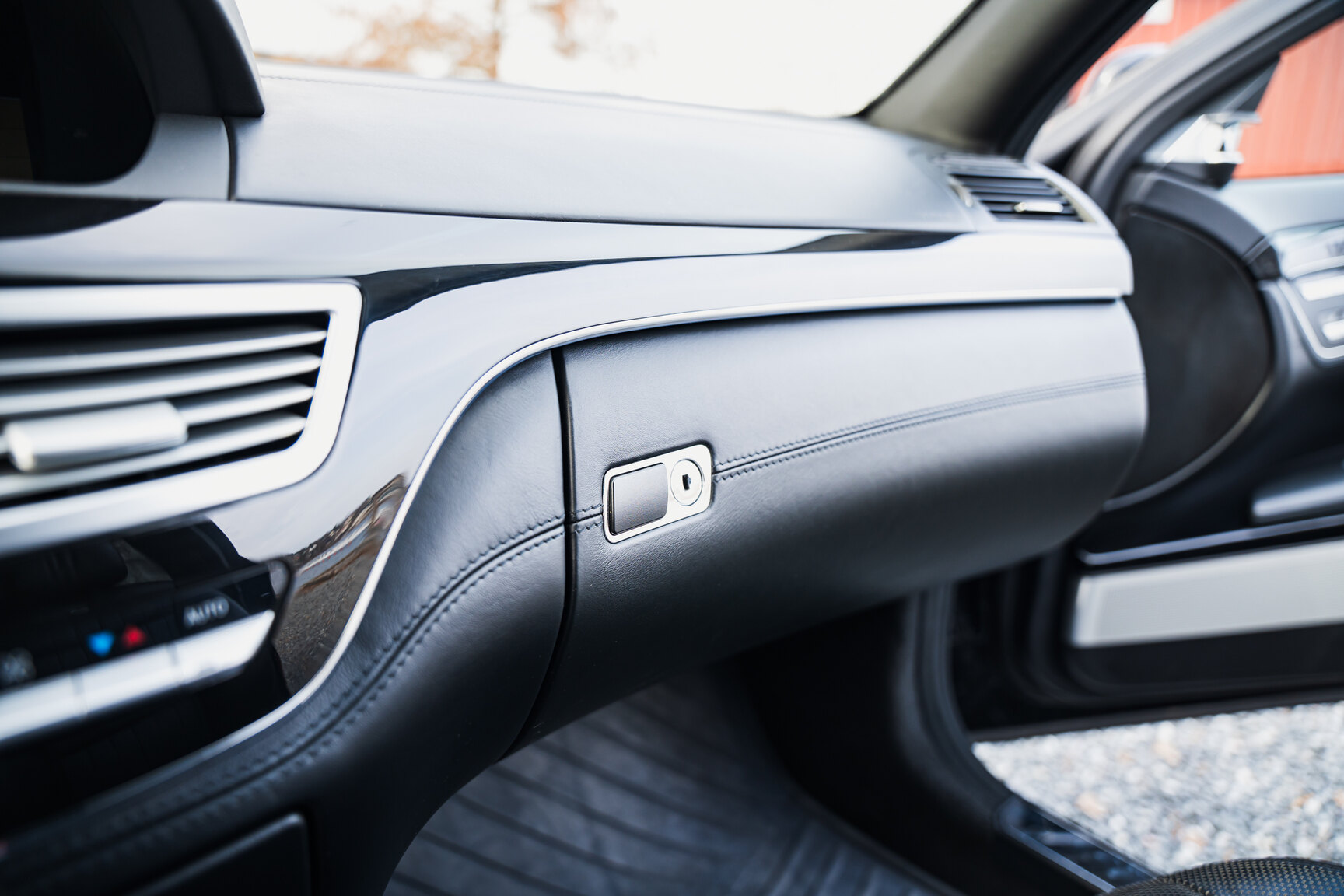 Interior image of 2011 Mercedes-Benz S600