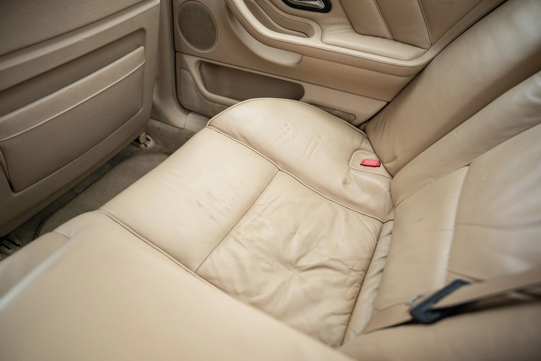 Interior image of 1996 BMW 740 iA - NO RESERVE (30)